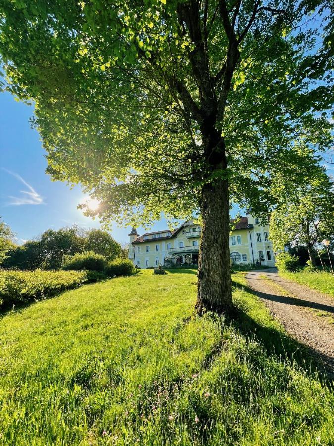 Gaestehaus Gut Frauendorf Windorf  Exterior foto